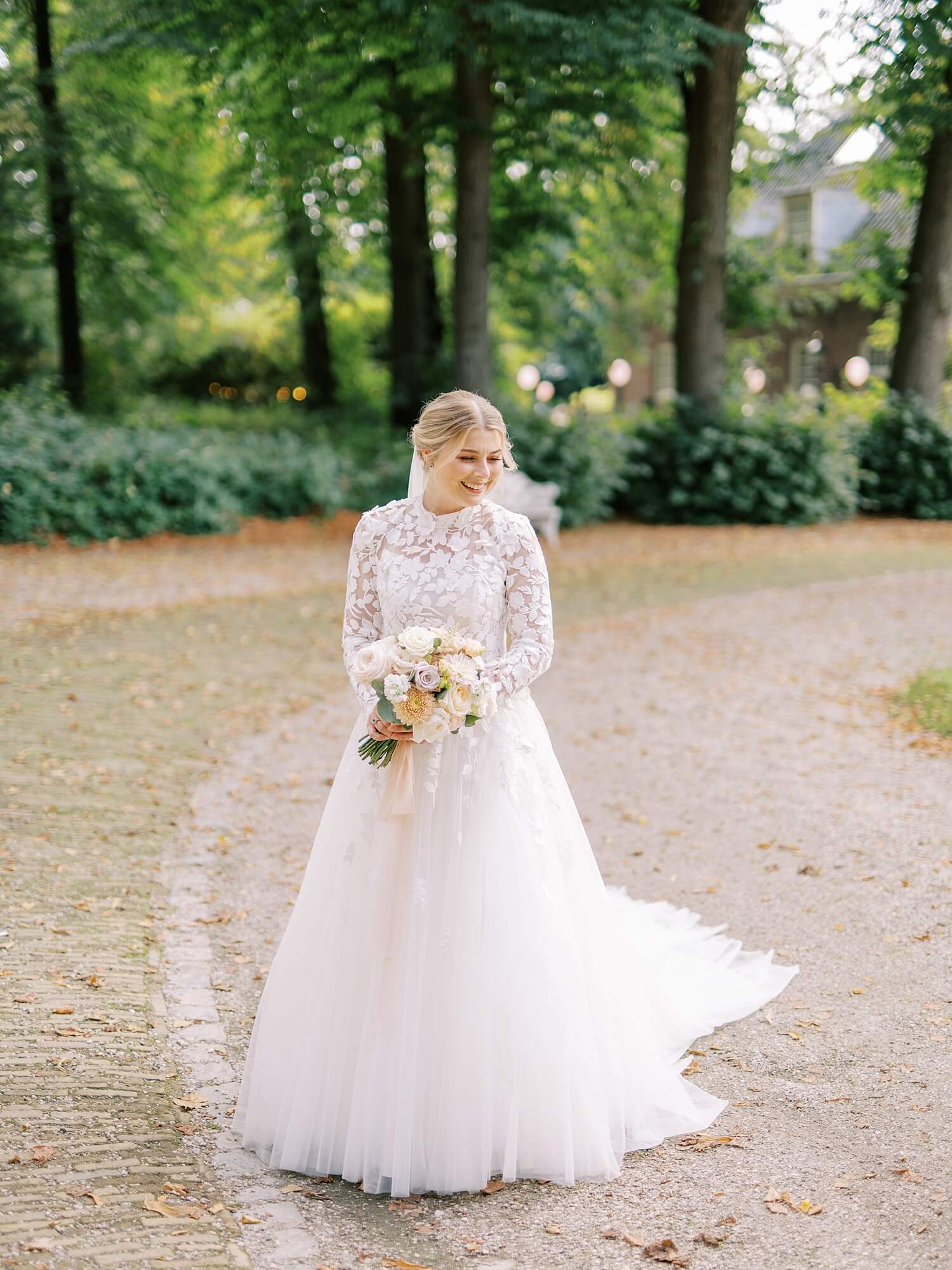 Elisabeth-From-Lent-Wedding-Photographer-Bride-Beauty-Sparrendaal-320